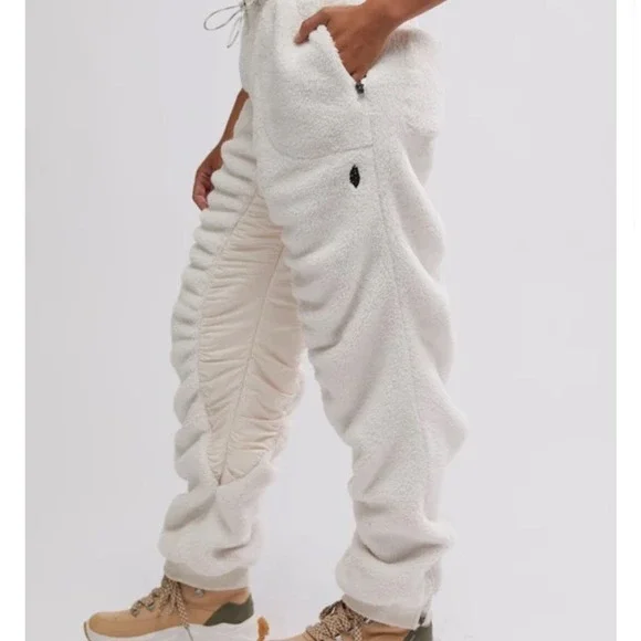 Free People FP Movement Sundown Fleece Pants white medium ski cozy lounge new - Picture 6 of 16